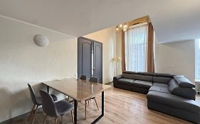 18 Deribasivska Street Jacuzzi Apartment